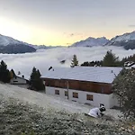 Lägenhet Charming Mountain Flat With Sauna
