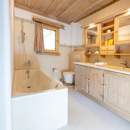 アパート Charming Mountain Flat With Sauna *