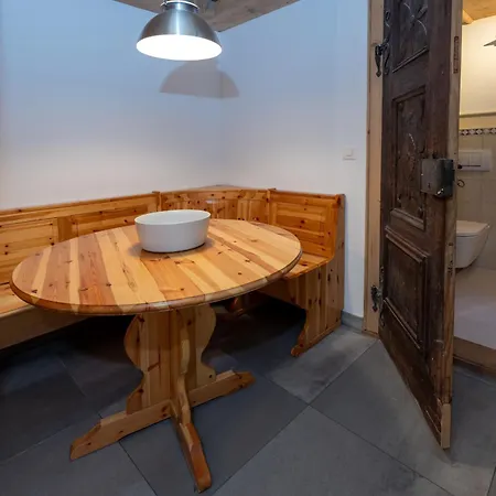 アパート Charming Mountain Flat With Sauna *